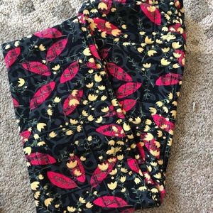 Lularoe OS Leggings - Black and floral pattern